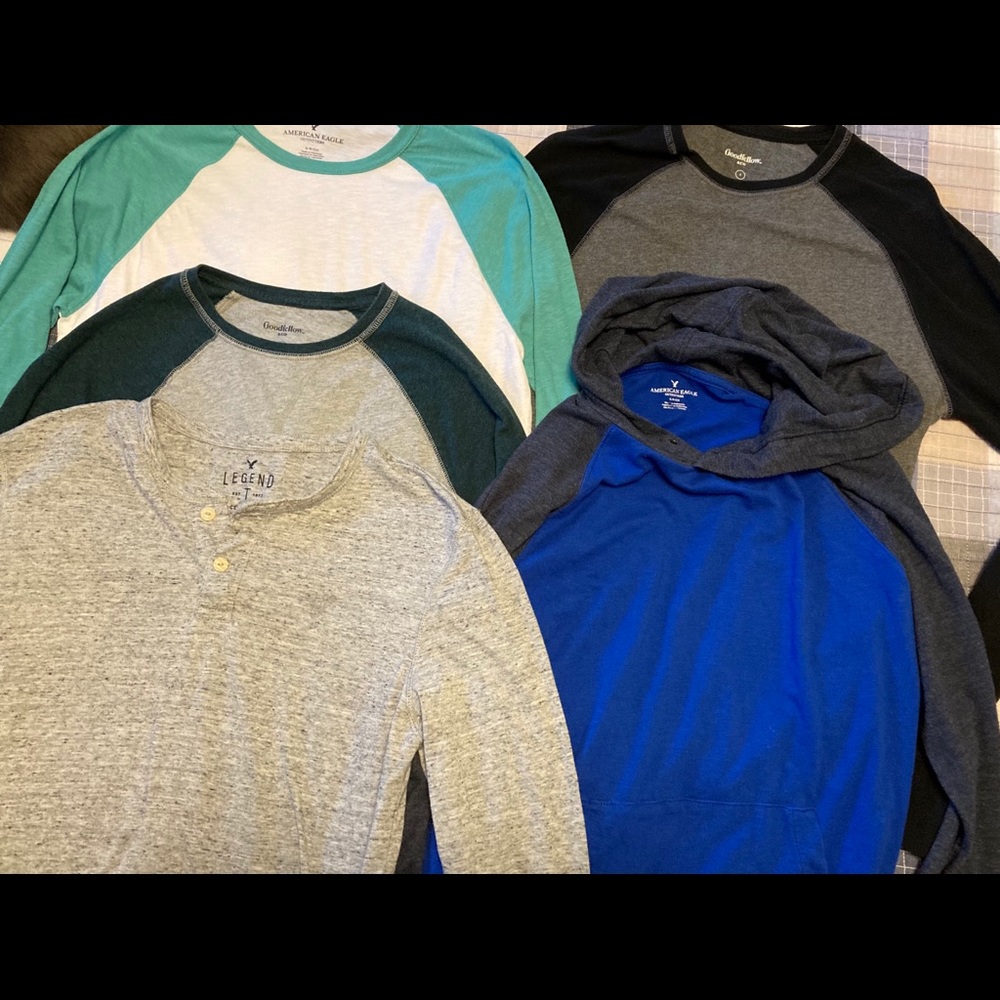 Lot 5 men’s long sleeve t shirts small hoodie AE